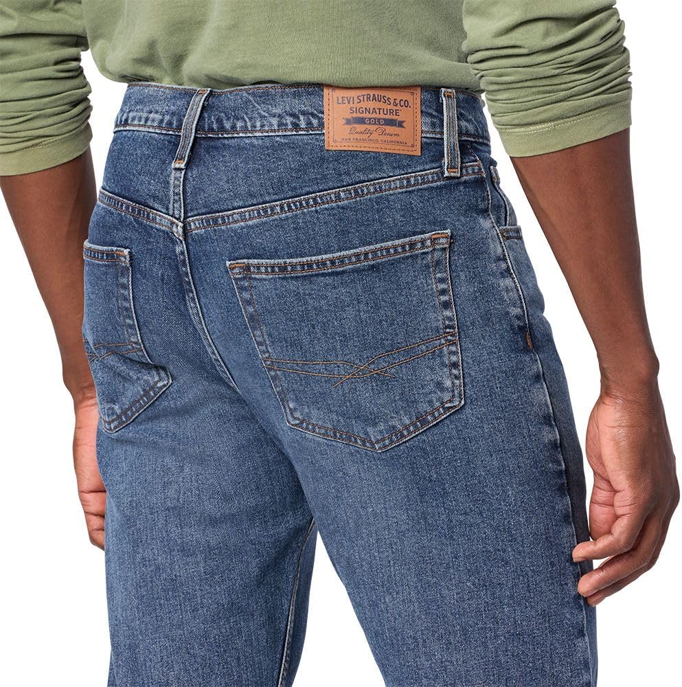 Levi Strauss Signature Gold Slim Straight Jeans