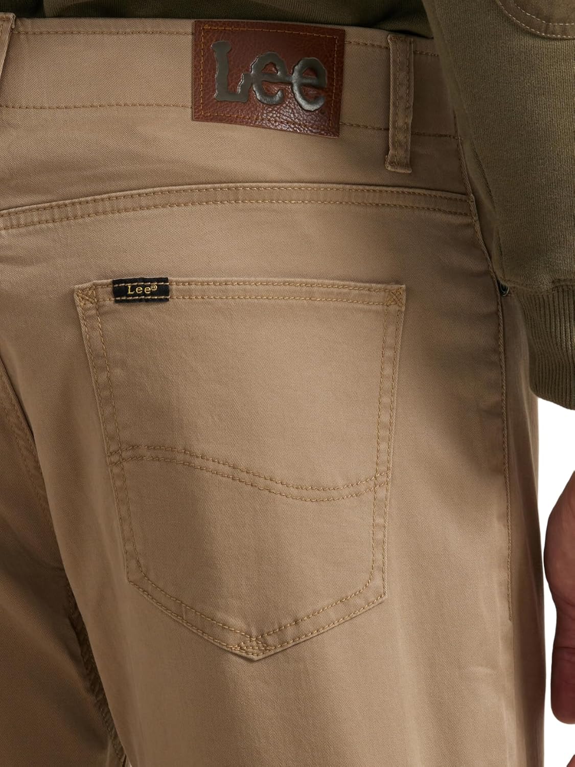 Experience Greater Comfort Lee Mens Extreme Motion Straight Taper Jean